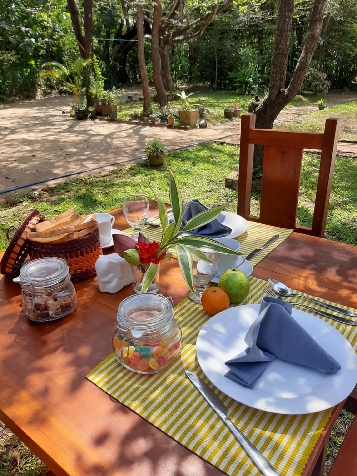 Hotel Chanara Sigiriya Eksteriør bilde