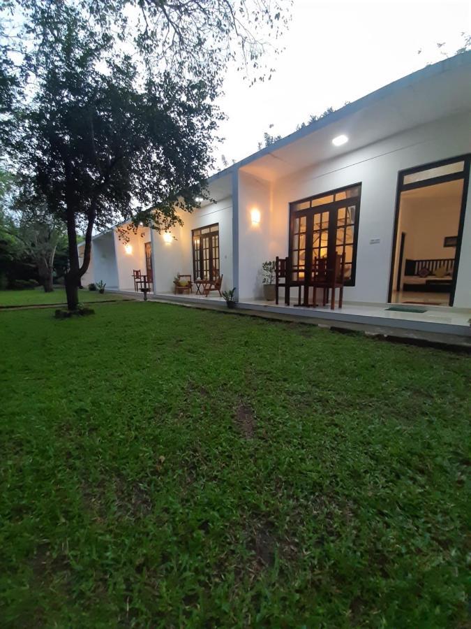 Hotel Chanara Sigiriya Eksteriør bilde
